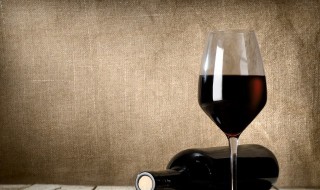 干红葡萄酒的正确喝法 干红葡萄酒的正确喝法用不用醒酒