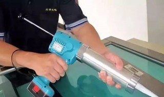 清除玻璃胶的最好方法 怎么去除固化的玻璃胶