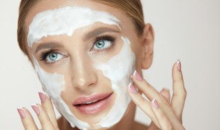 怎么清洁脸部皮肤 怎么清洁脸部皮肤毛孔垃圾