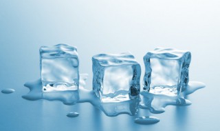 冰块冷藏的正确方法（冰块放冰箱里怎么保存）