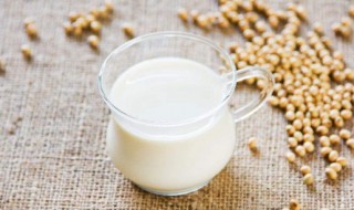 每天喝多少牛奶合适 中年人每天喝多少牛奶合适
