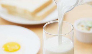 低脂牛奶和全脂牛奶的区别（低脂牛奶和全脂牛奶的区别是什么）