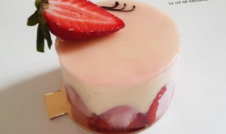 法式草莓慕斯蛋糕怎么做（法式草莓慕斯蛋糕怎么做好吃）