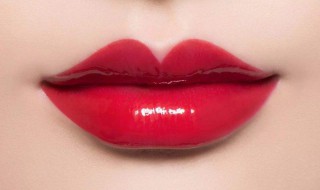唇釉和口红的区别（唇釉和口红的区别图片）