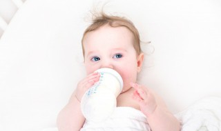 宝宝怎么吸奶（宝宝怎么吸奶才是正确的图片）
