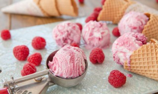 酸奶草莓冰淇淋的做法和配方 酸奶草莓冰淇淋的做法和配方大全