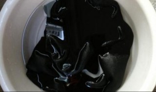 黑色衣服怕褪色怎么洗 黑色衣服褪色有什么办法,使它不褪色?