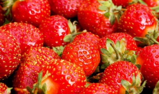 草莓上的白点是种子吗 草莓上的白点是种子吗能吃吗