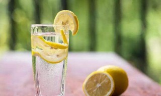 经期可以喝柠檬水吗 女人月经期可以喝柠檬水吗