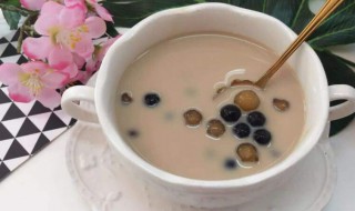 自制珍珠奶茶怎么做（自制珍珠奶茶怎么做最简单方法视频）
