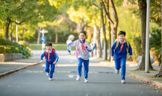 应该怎样引导厌学孩子好好学习（怎样引导学生改变厌学现象）