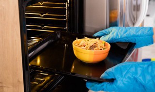 微波炉适用的碗可以放在烤箱里吗（微波炉适用的碗可以放在烤箱里吗）