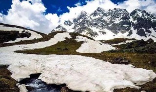 沟渠里的积雪化得快的一面是哪面 沟渠里的积雪化得快的一面是哪面,为什么