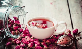 喝玫瑰花柠檬茶的功效和好处 喝玫瑰花柠檬茶的功效和好处禁忌