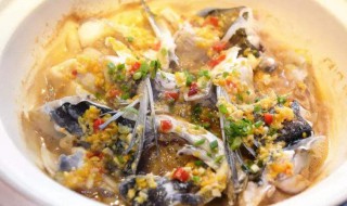 蒜香砂锅鱼头的做法 蒜香砂锅鱼头煲的做法