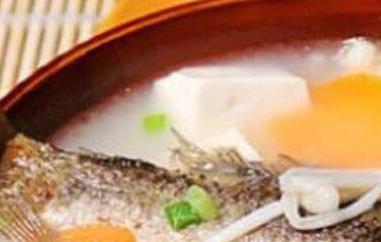 鲫鱼汤的功效与作用 鲫鱼汤的功效与作用 哪些人不能吃