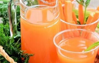 胡萝卜汁的功效与作用 苹果胡萝卜汁的功效与作用