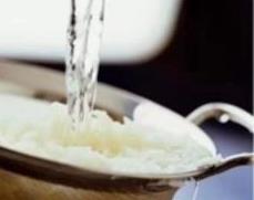 淘米水神奇的八大功效 淘米水都有哪些作用