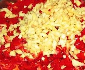 红辣椒片怎么腌制 红辣椒片怎么腌制好吃又能放长时间