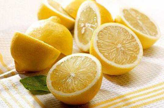 柠檬怎么吃最好，柠檬怎样清洗（怎样清洗柠檬新鲜柠檬）