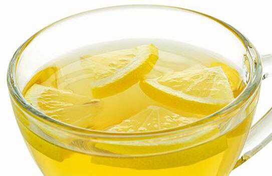柠檬水的正确泡法及功效 柠檬水的正确泡法及功效什么时候喝最佳