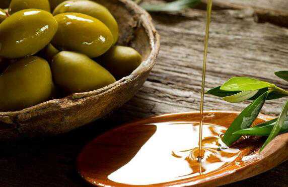 油橄榄果油的功效与作用（橄榄食用油的功效与作用）