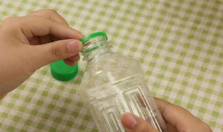 瓶子里的水怎么快速弄干 怎么能让瓶子里的水快速干掉