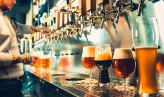 精酿和普通啤酒的区别 精酿啤酒和传统啤酒的区别