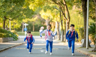 小孩子叛逆期（小孩子叛逆期要怎么管教）