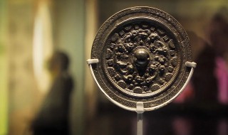 古代的铜镜需要什么才能保持光亮 古代的铜镜需要怎样才能保持光亮