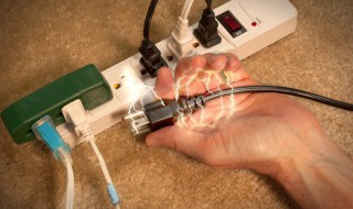漏电是什么原因造成的 电饼铛漏电是什么原因造成的