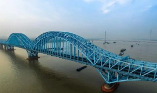 南京大桥铁路桥全长大约多少（南京大桥铁路桥全长大约多少千米）