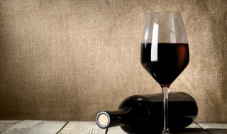 白葡萄酒和红葡萄酒的区别有哪些 白葡萄酒和红葡萄酒的区别有哪些品牌