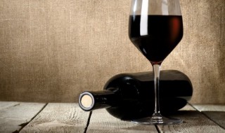 葡萄酒和白葡萄酒能一起喝吗 白葡萄酒和红葡萄酒能一起喝吗