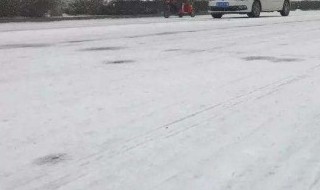 下雪跌倒能用手撑地吗 下雪摔倒用手撑地好吗