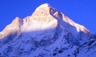 世界最高峰是哪个山峰 世界最高峰是哪座山峰