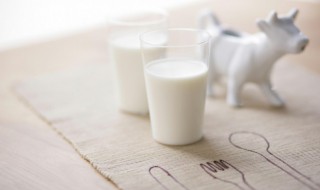 纸袋装的牛奶可以放微波炉吗（纸袋包装的牛奶可以微波炉加热吗）