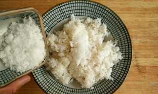 直接用剩米饭做蒸糕的做法（用剩米饭做米糕的做法）