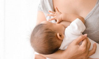 母乳放玻璃奶瓶可以吗 母乳为什么不能放在玻璃瓶