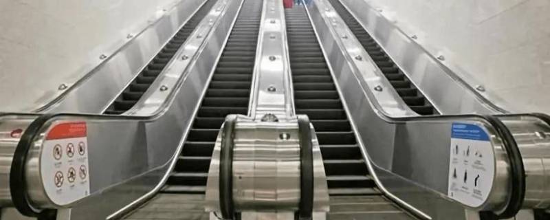 地铁扶梯上的圆形凸起是什么用（地铁扶梯的圆的凸起是做什么用的）