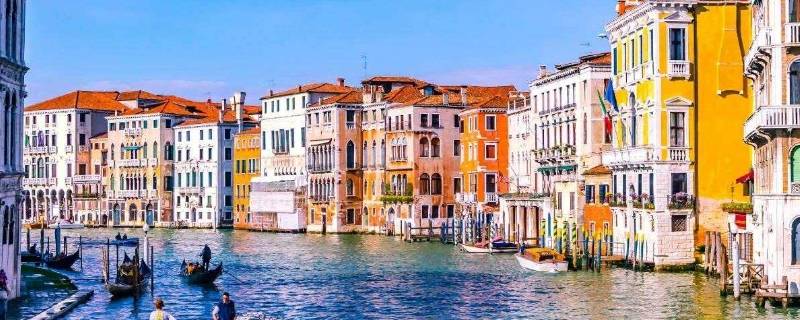 威尼斯是怎么建在水上的（威尼斯是如何建造在水里的）