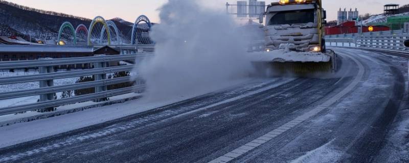 下雪后高速会清理雪吗（下雪高速公路会除雪吗）