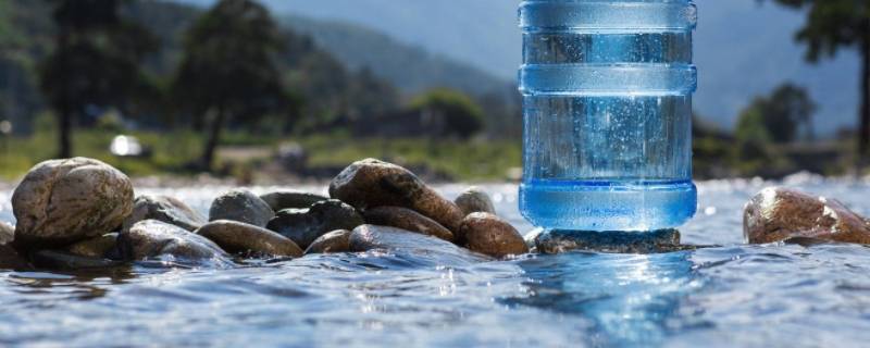 瓶装矿泉水保质期多久 农夫山泉瓶装矿泉水保质期多久