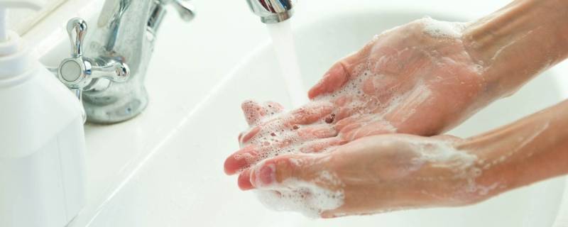 染色剂染到手上怎么洗掉?（衣服染色剂染到手上怎么洗掉?）