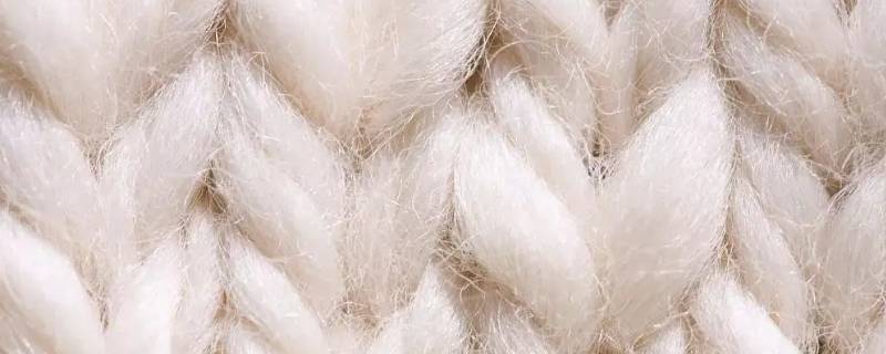 精纺羊毛和羊毛的区别（精纺羊毛和精纺羊绒的区别）