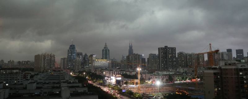 暴雨前的云都有哪些（大暴雨前的云）