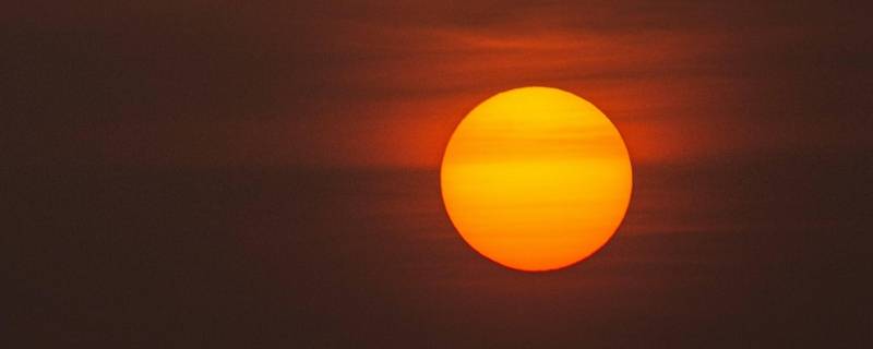 日冕层出现的太阳活动现象是什么（日冕层的变化是太阳活动强弱的标志）
