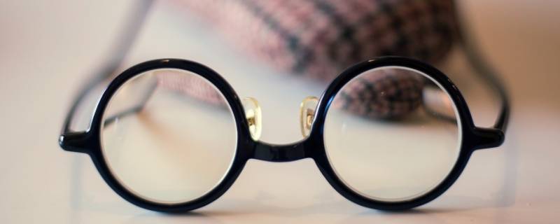 眼镜店可以自己带镜框去配眼镜吗（可以把眼镜框带去店里配眼镜吗）