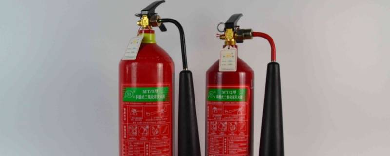 扑救易燃液体火灾时应用什么灭火 扑救易燃液体火灾时应用什么灭火器灭火