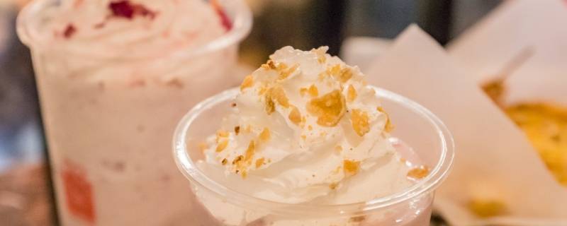 星冰乐上的奶油怎么吃 星冰乐奶油正确吃法